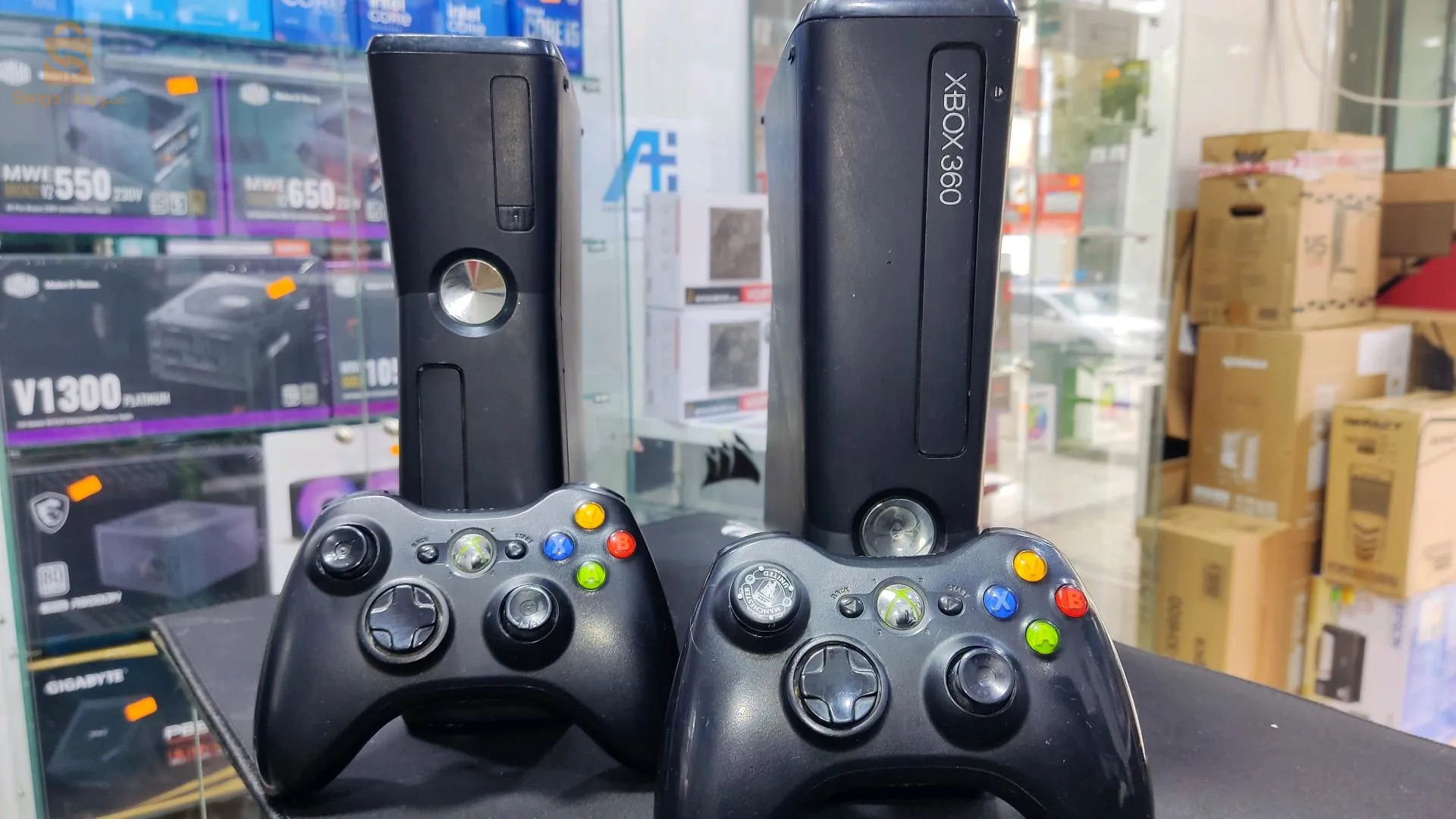 XBOX 360 SLIM FLASH GLITCH MANETTE ET 2 MANETTE + DE 15 JEUX