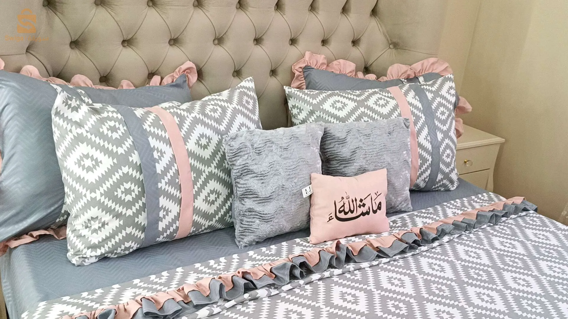 ابيع جميع الافرشة  دراوات و كوفرولي و غيرها و ايضا جهاز البيبي