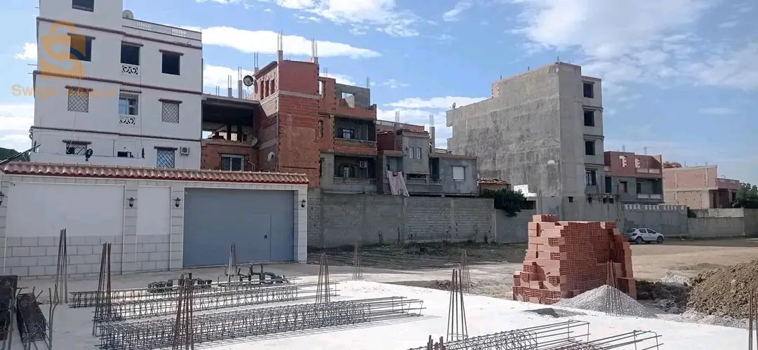 قطع اراضي للبيع في حمادي عقد موثق تتوفر على كول المرافق 0775851159
0557163985