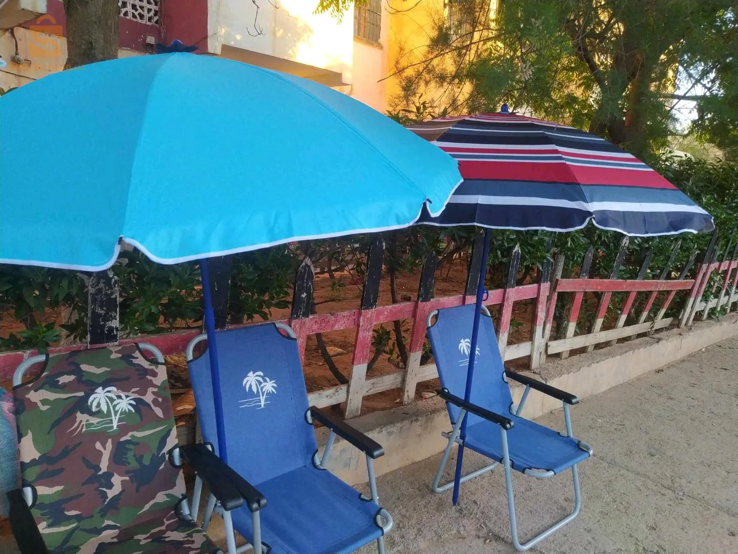كرسي محمول قابل للطي 🏖️☀️💺برصول حجم متوسط نوعية جيدةكرسي البحر ، التخييم و الخرجات بحجم كبير مناسب للرحلات ، التخييم ، الشاطئ و الصيد ،…طويل للاسترخاء و نوعية جيدة 💯 .توصيل متوفر 58 ولاية و دفع عند الاستلام☎️0656056194
