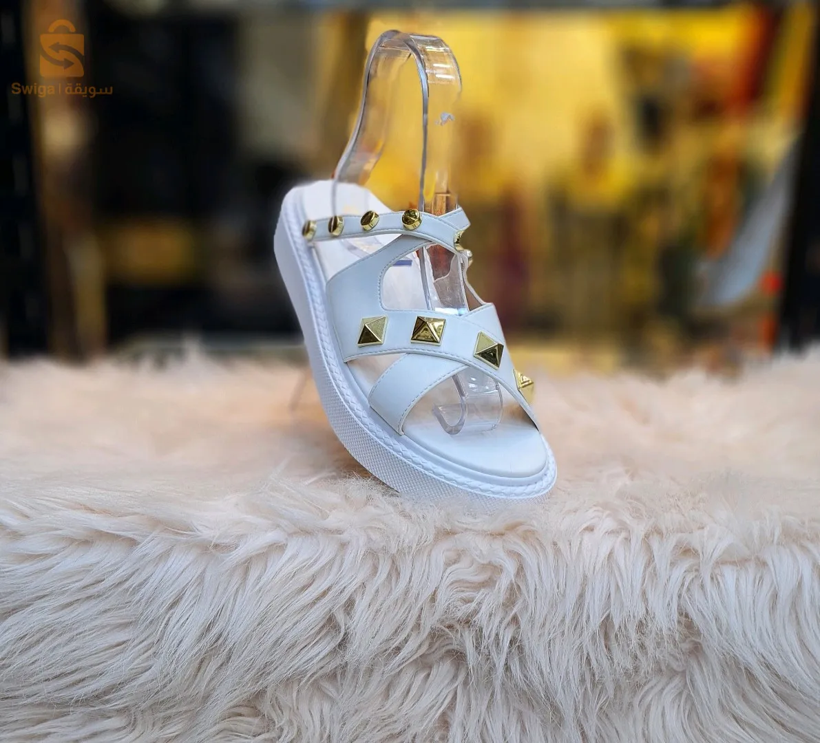 des sandales/ des mules