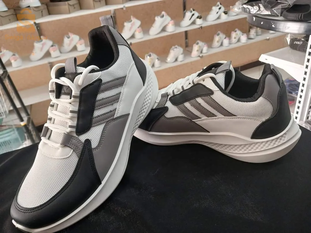 محل الرحمة  🚨🚨
 باسكات  FASHION و Nianter   شابة  بسومة روعة   تحفة  فيها  غير ابيض 
المقاسات من 39 الى 43
    السومة  2200 دج  فقط 

العنوان : طريق سيدي بلعباس اولاد ميمون تلمسان امام قهوة حمو
مرحبا بكم في محل الرحمة ♥️