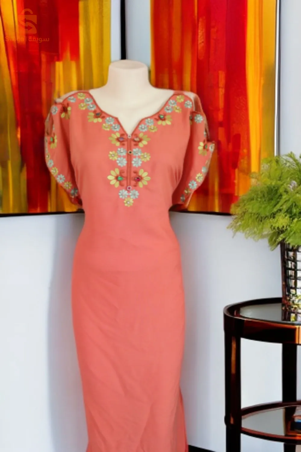 فساتين وعبايات بتصميم انيق وفاخر وبالوان مختلفة وسعر مغري