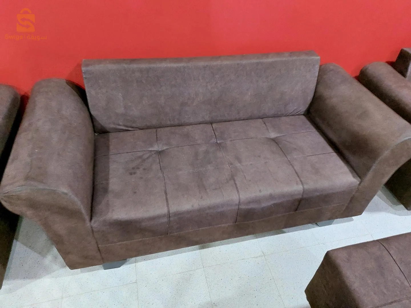 salon 7 place + deux chaises +table