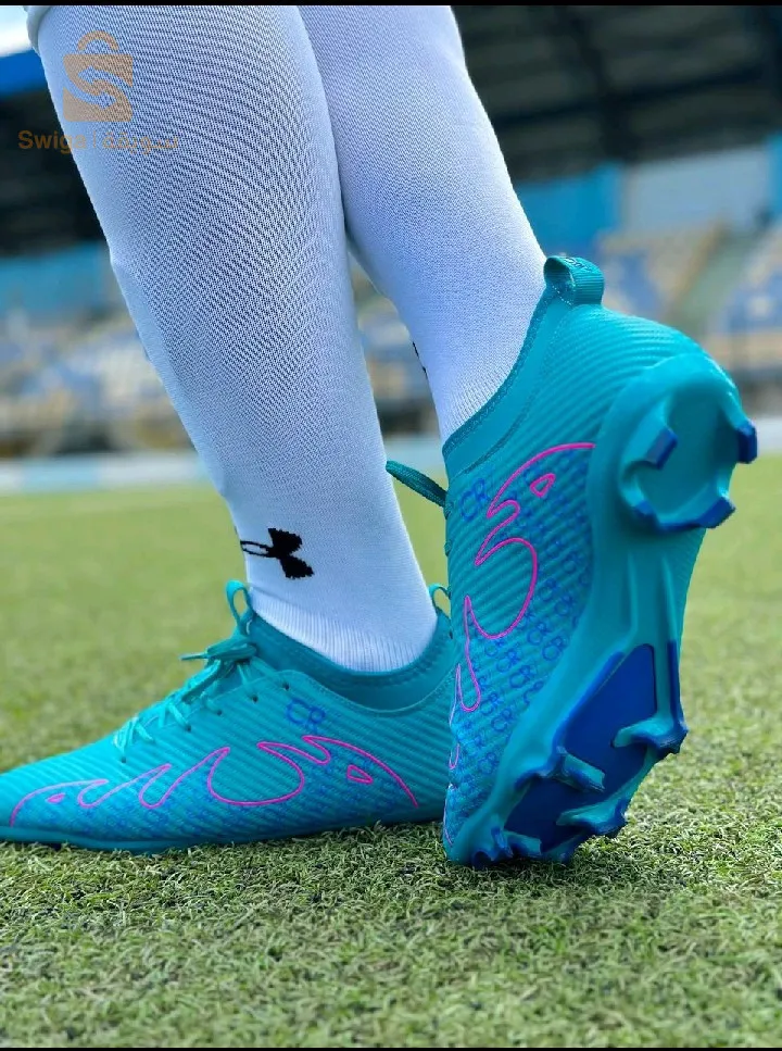 Pack joueur 
1_ ensemble REAL MADRID ou BARCELONA 
2_ Les bas 
3_ protège tibia
4_ soulier tous terrains ou crampons 
✅ إستفد من أفضل خدمة توصيل سريعة (2 - 4 أيام) لـ58 ولاية جزائرية مع ضمان حسن المعاملة وجودة الخدمة.
✅ الدفع سيكون مباشرة بعد إستلام السلعة ووصولها لمنزلك أو مقر العمل حسب العنوان الخاص بك
✅ المنتج مضمون بجودة عالية.
✅ أفضل سعر في السوق.
✅ إستبدال سهل ومجاني.
✅ نحن دائماً جاهزون لمساعدتك.