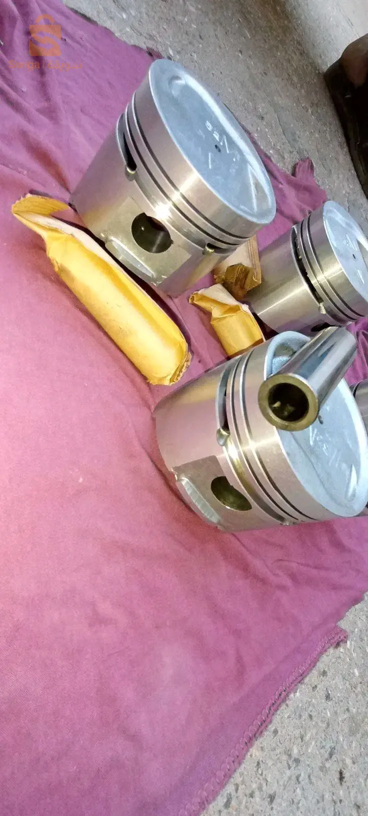 Mitsubishi  4G 32 ....L 300#piston