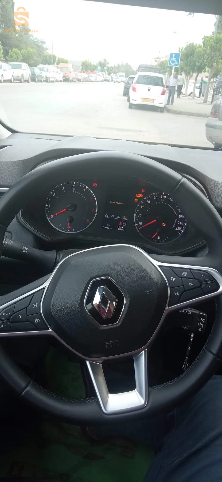 Clio 5 moteur (1.0 Sce) sans turbo boite 5 / 22500 km _année 2022 
n° tel 0556 41 07 88