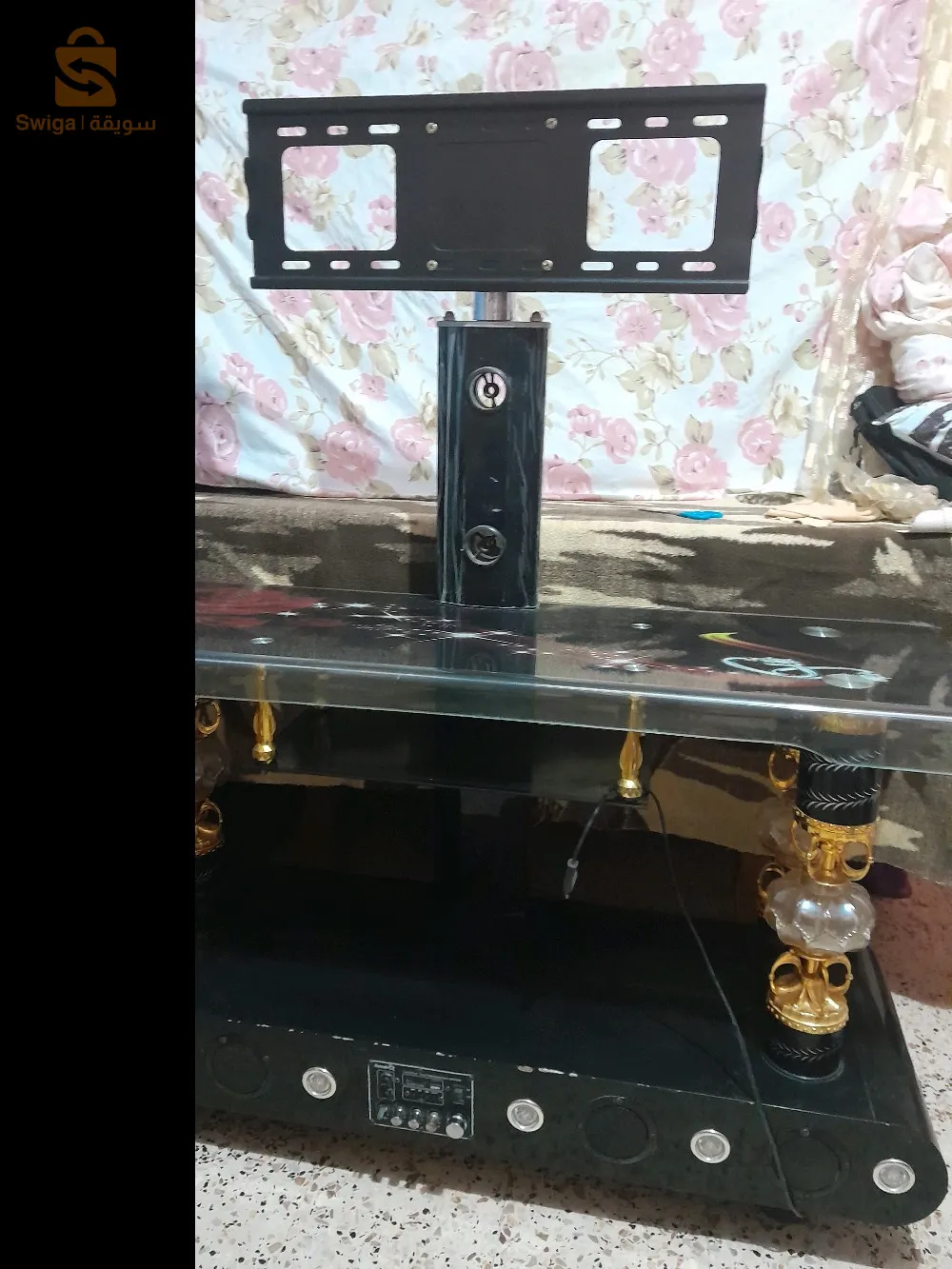 طاولة تلفاز للبيع