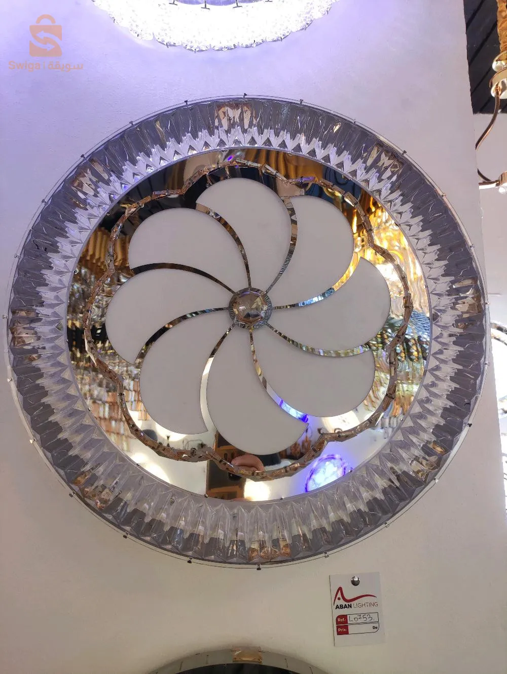 بلافوني حائطي 4p يناسب للصلونات كريستال