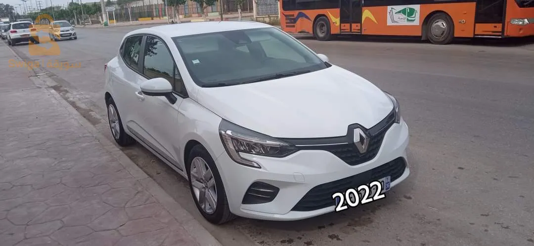 Clio 5 moteur (1.0 Sce) sans turbo boite 5 / 22500 km _année 2022 
n° tel 0556 41 07 88