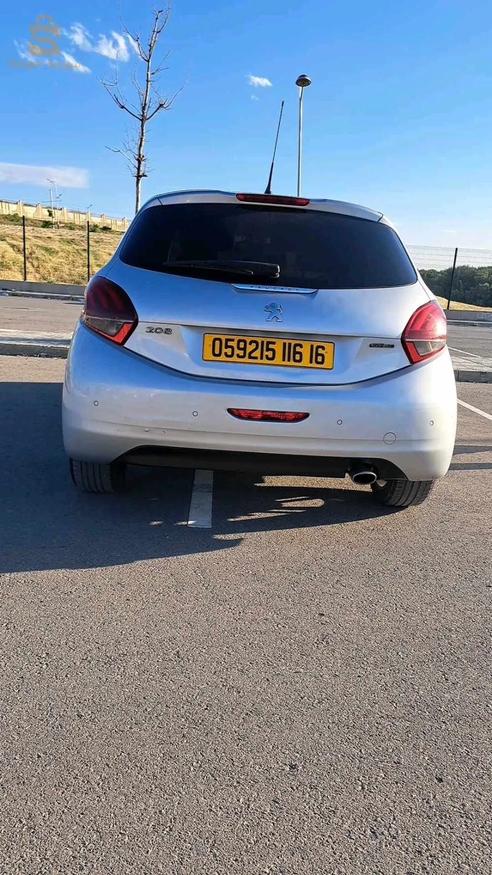 208 gt line france madjmola machya 424 elf réel première main 
0 sbigha 
Sono jbl d origine 
Parc assiste