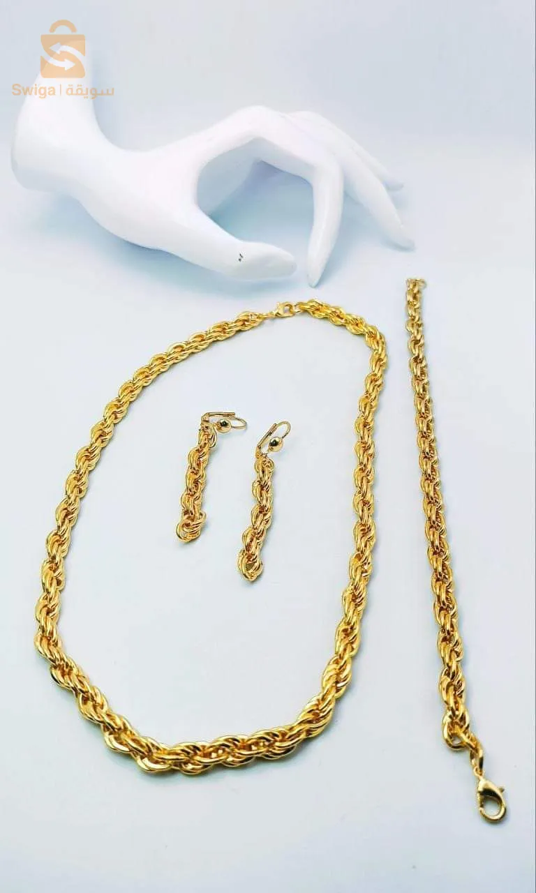 طقم شبيه الذهب
