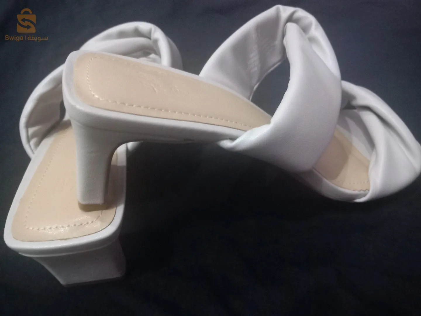 حذاء و سترة للبيع