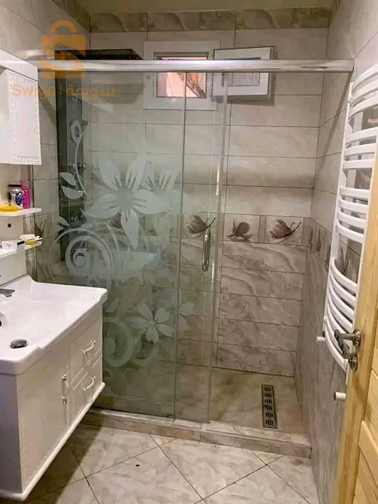 تركيب زجاج المحلات والحمامات