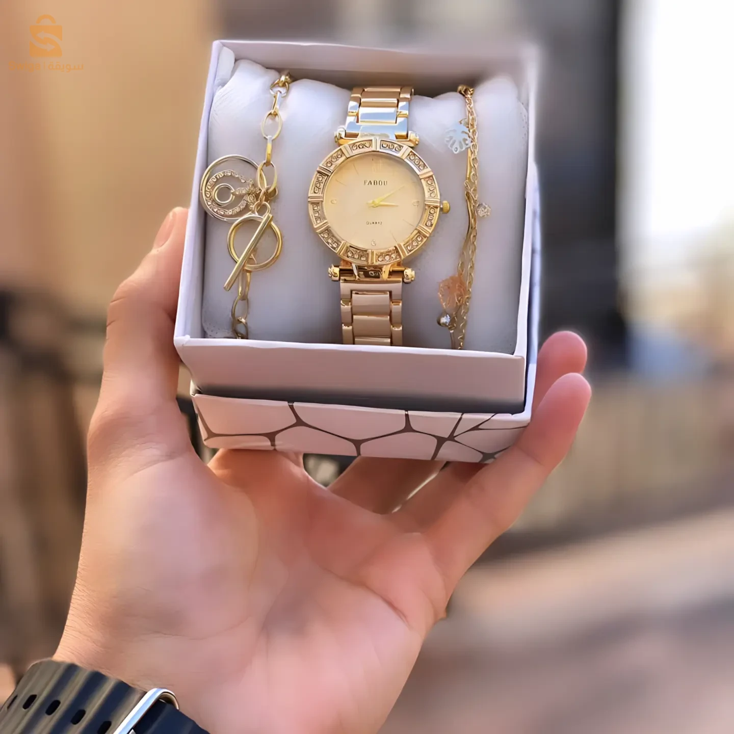 Montre élégante 😍 + une paire de bracelets ✨ avec boite ❤️