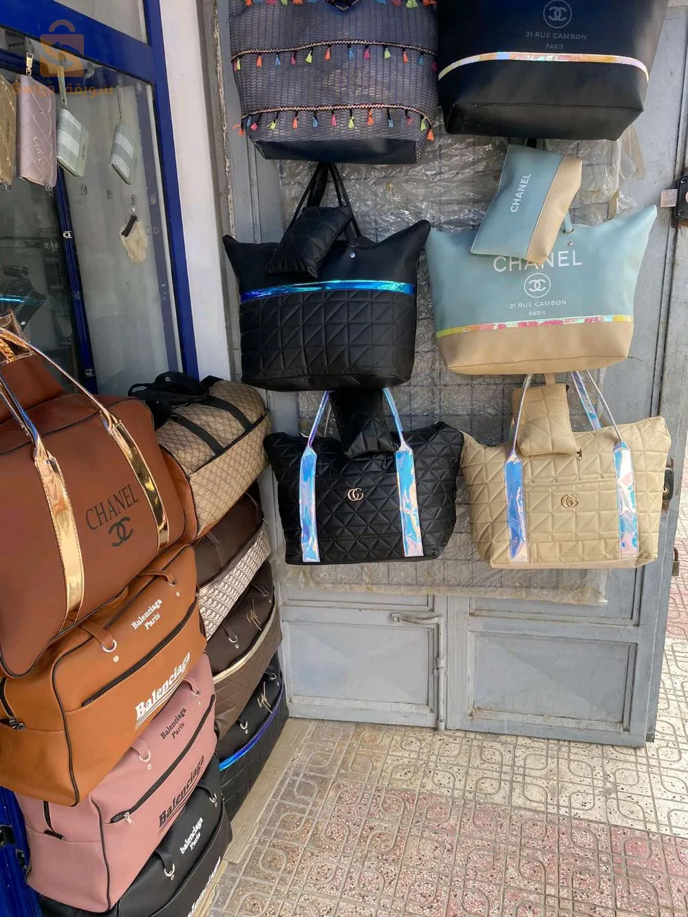 سلع لبيع قاع كيم درات محل حاسي بونيف 
0777392968