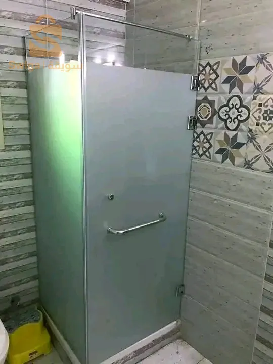 تركيب زجاج المحلات والحمامات