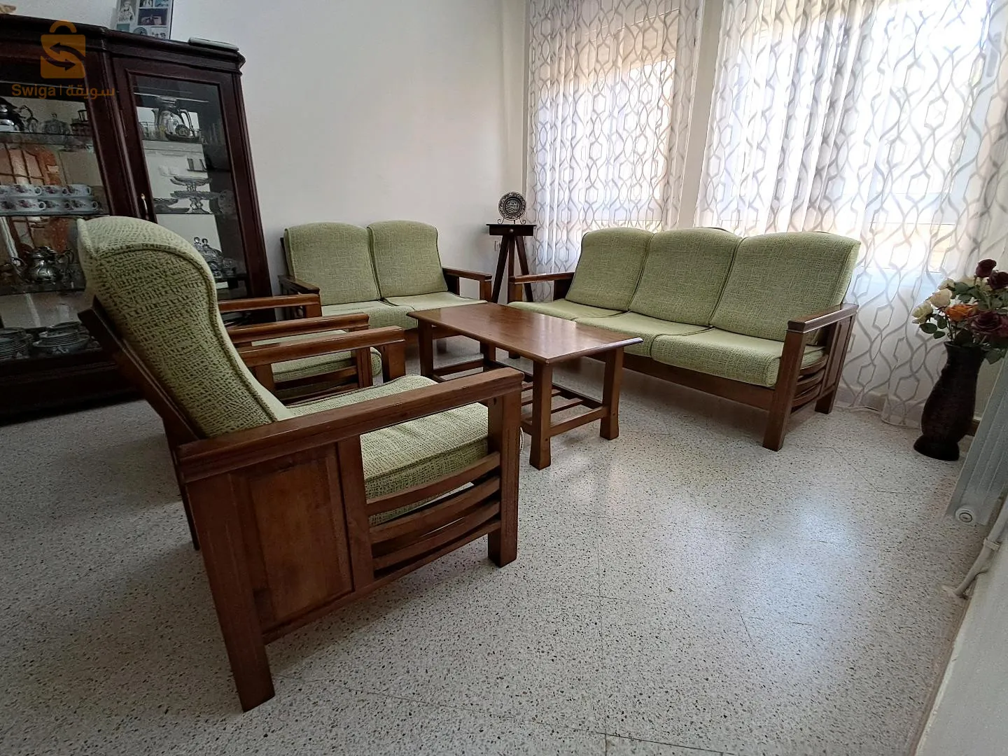 salon de 7 places avec table basse