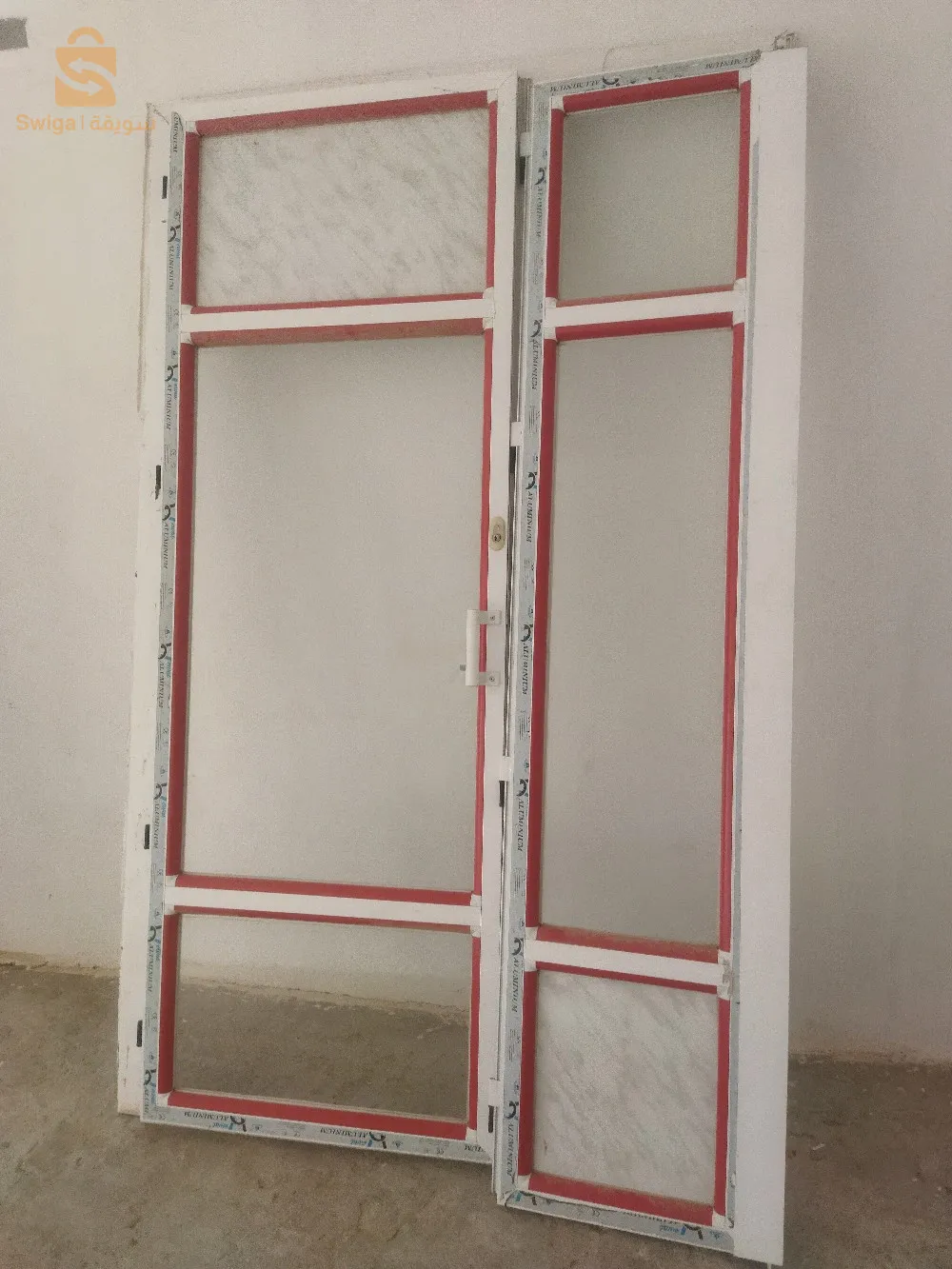 باب فترينة ألمنيوم