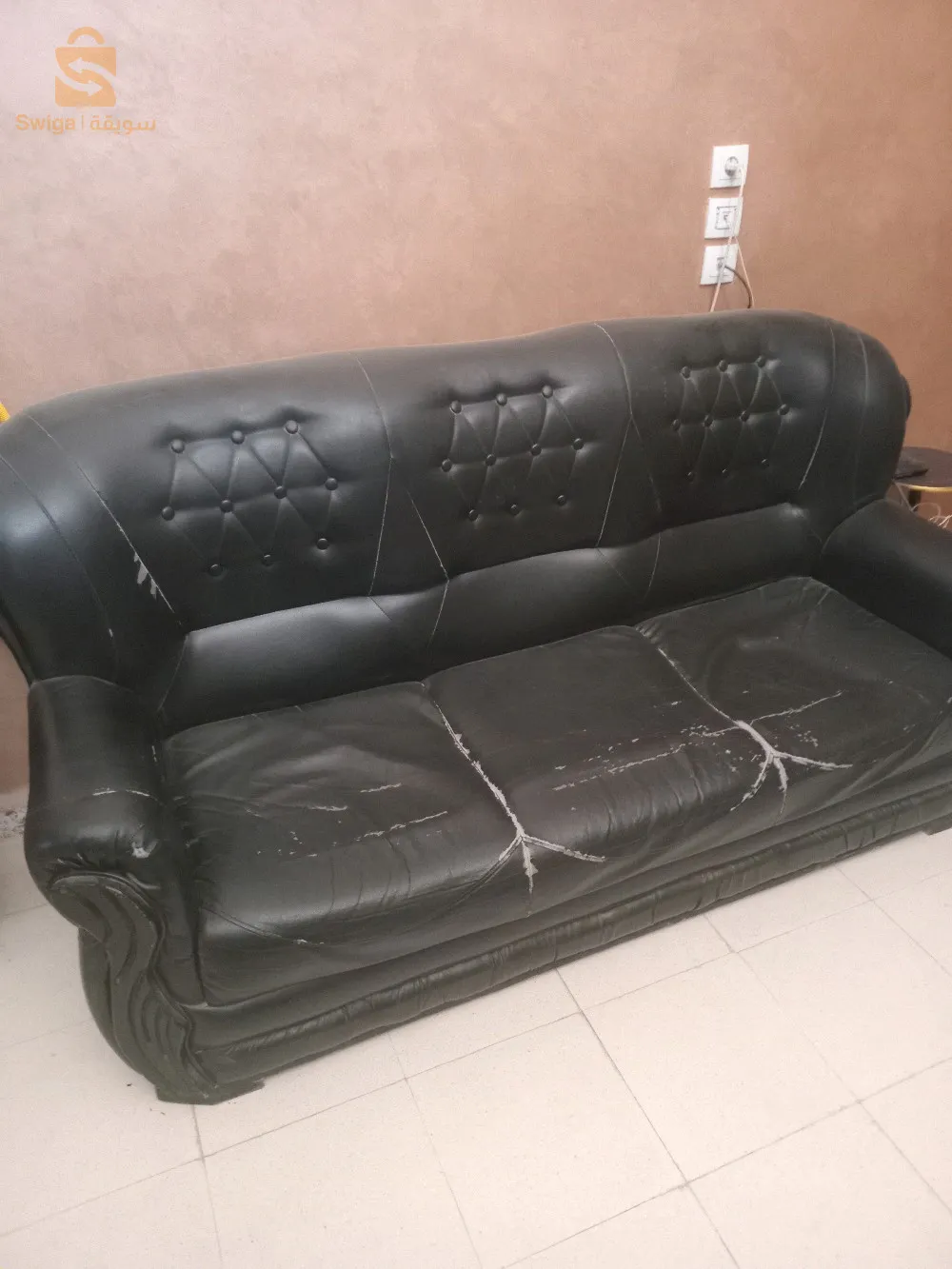 اريكة متكونة من سبعة مقاعد