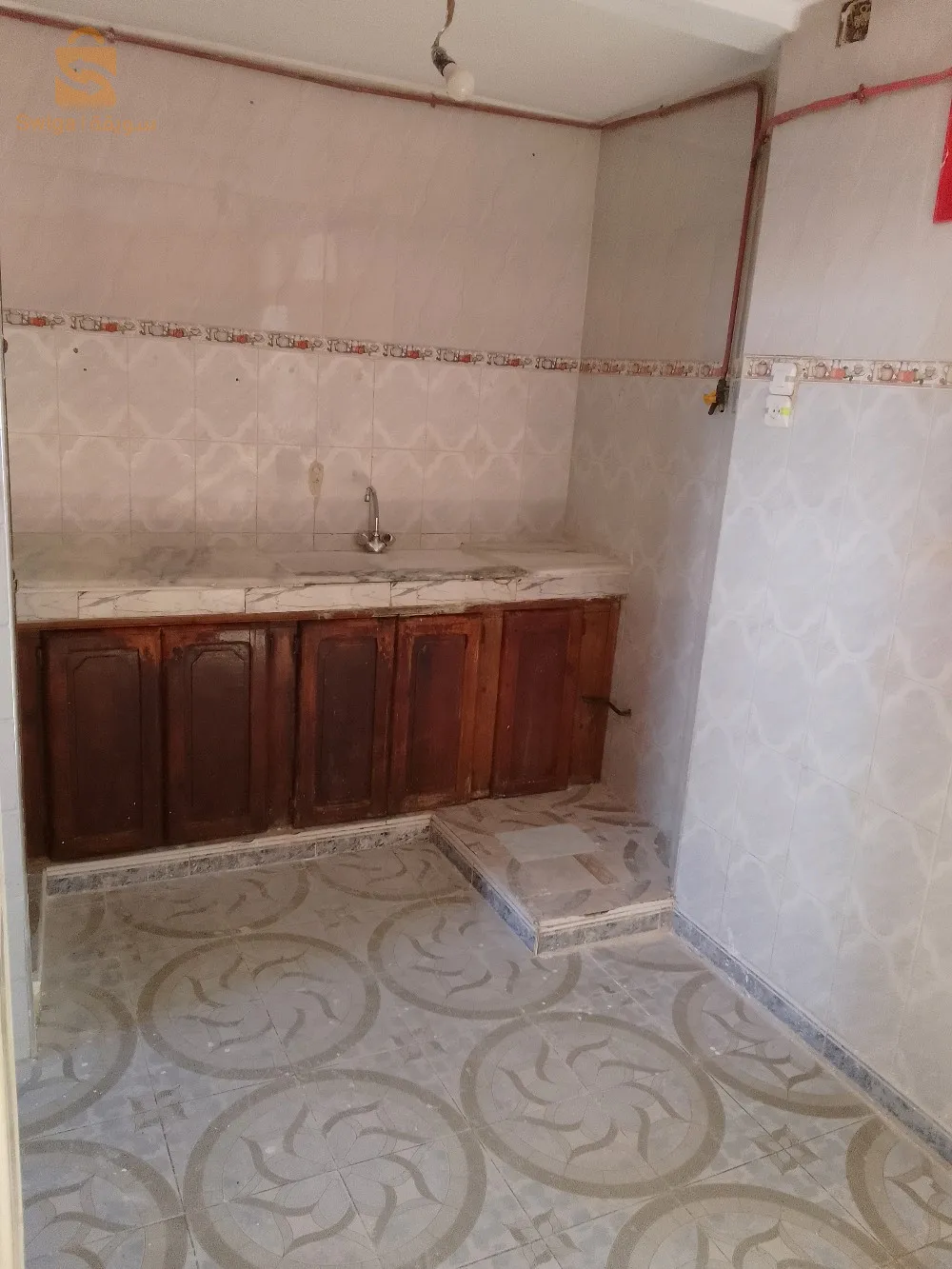 شقة 3  غرف
مساحة صغيرة   45 متر مربع. 
حي لزيريس الرغاية 
عقد و دفتر عقاري.