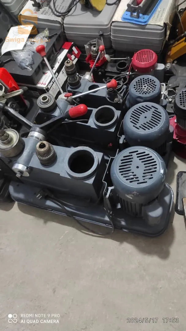 tres bonne affaire lot quincaillerie 150 000 pieceseulement 80 da la piece