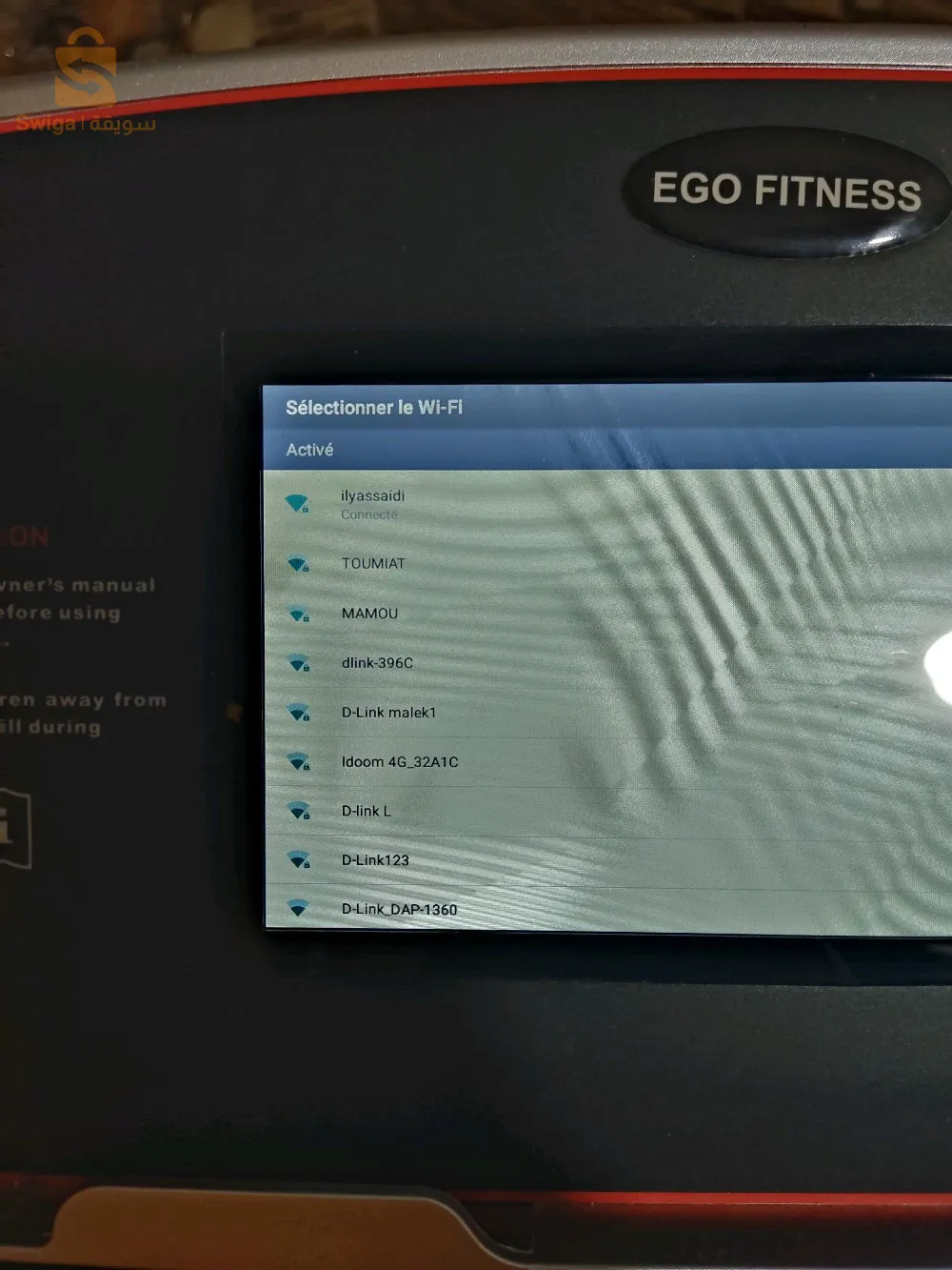 tapis roulant en très bonne état marque américaine EGOFIT812Il supporte un poids de plus de 150 kg Il contient un écran Smart et un système Android qui contient toutes les applications. Il contient aussi un port USB et une sortie audio.