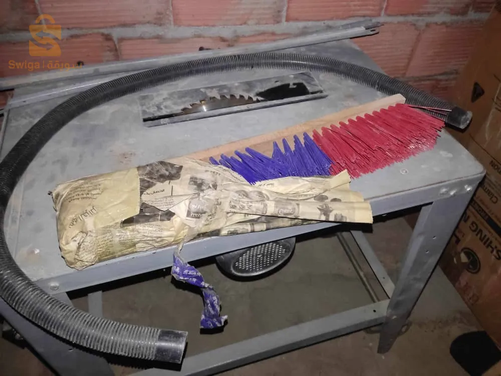 Work tools for blackplate craftsmen have never been used before and also the wood cutting machine is in very good condition