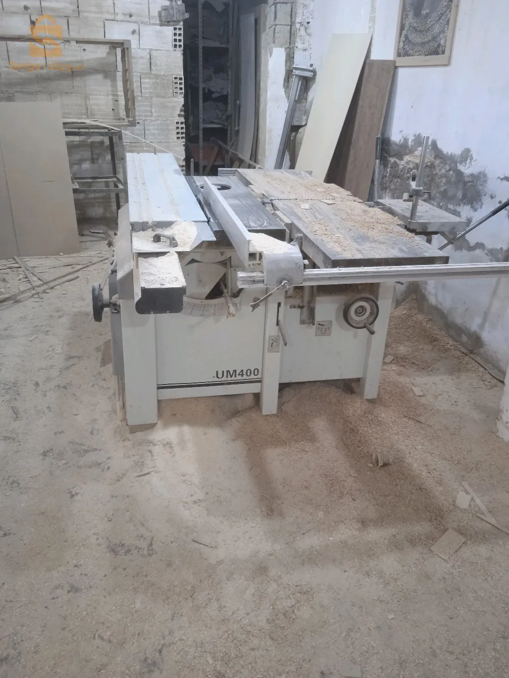 حرفي نجار
artisan ébéniste réparation à domicile