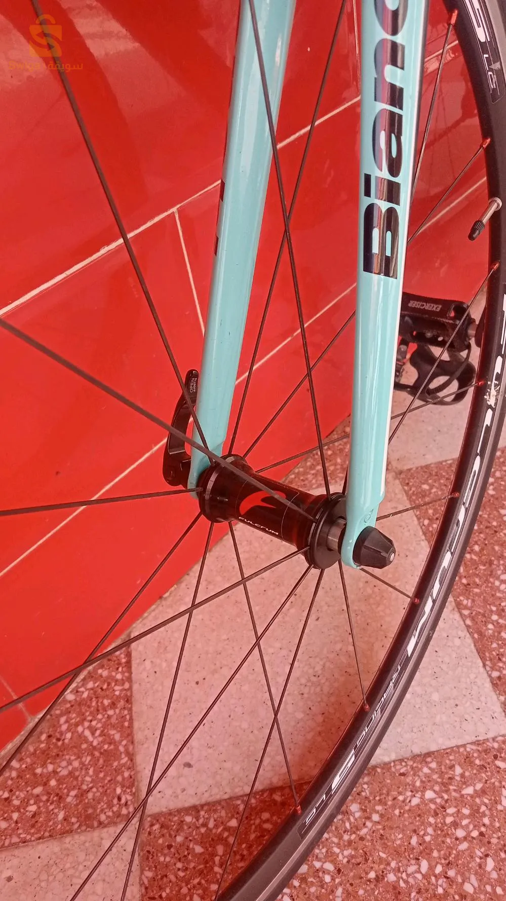 دراجة هوائية اصليا إيطالية صنع مصنوعة من الكربون جديدة 10/10