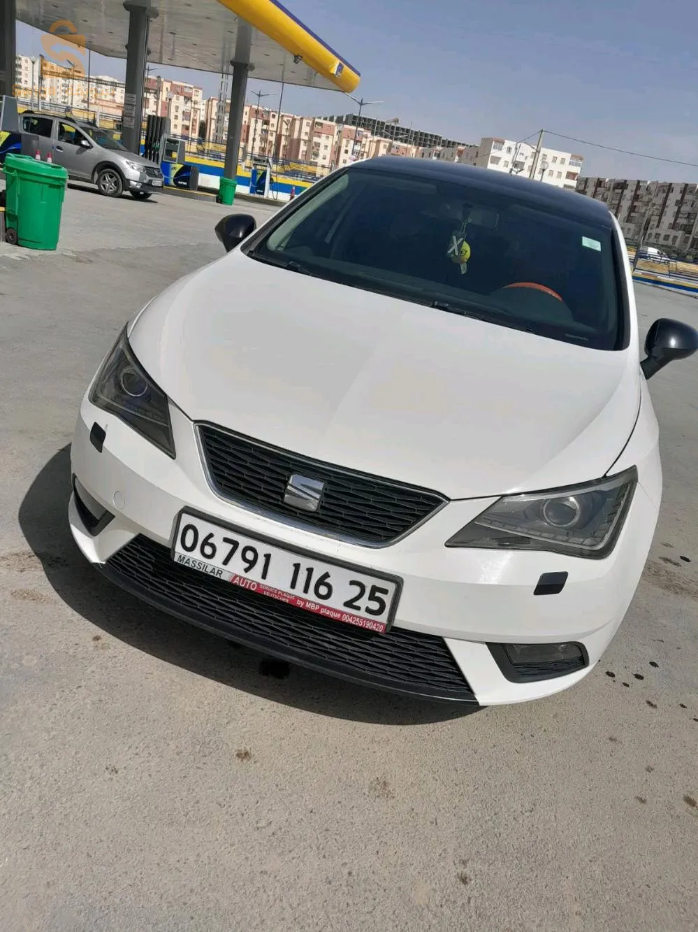 fiha des routouchs khfaf
a par ça voiture mashalah