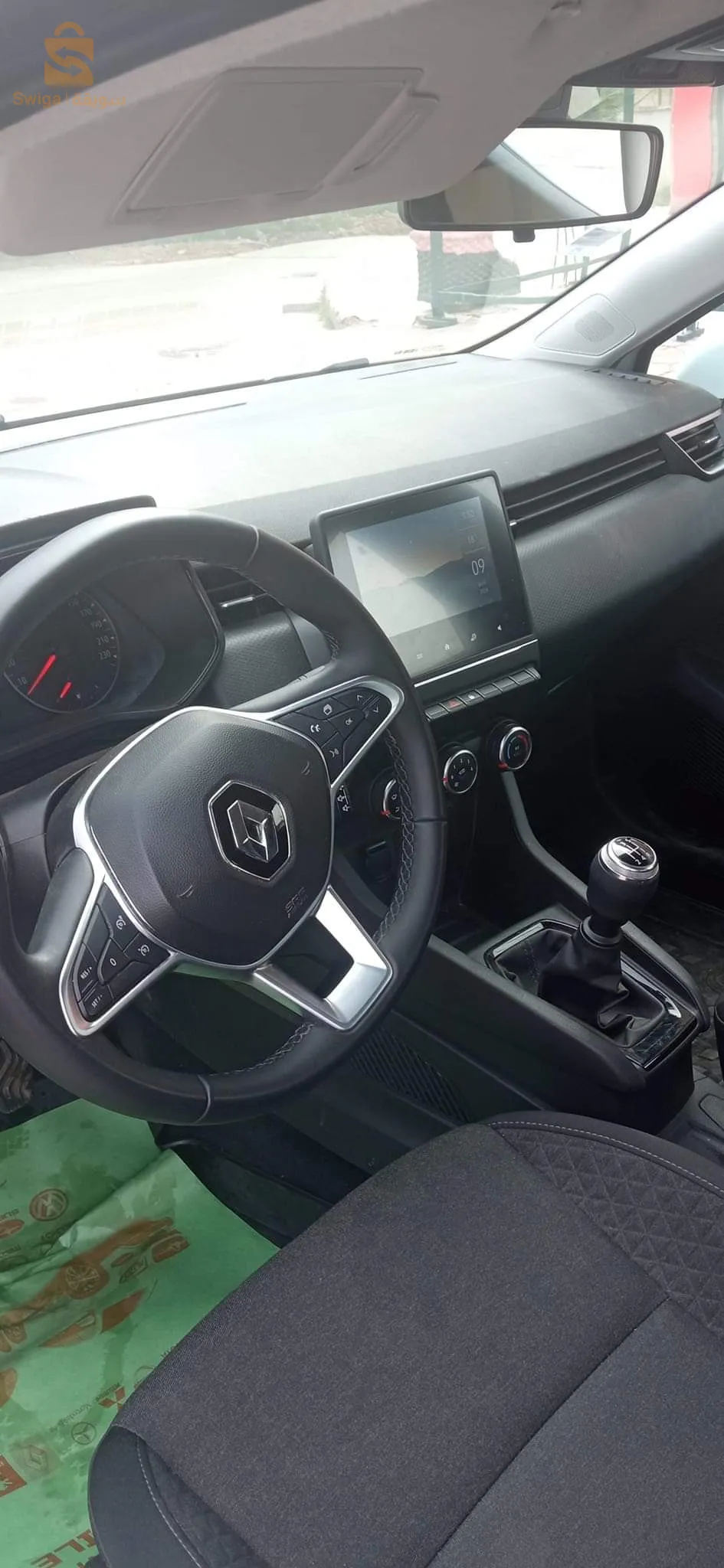 Clio 5 moteur (1.0 Sce) sans turbo boite 5 / 22500 km _année 2022 
n° tel 0556 41 07 88