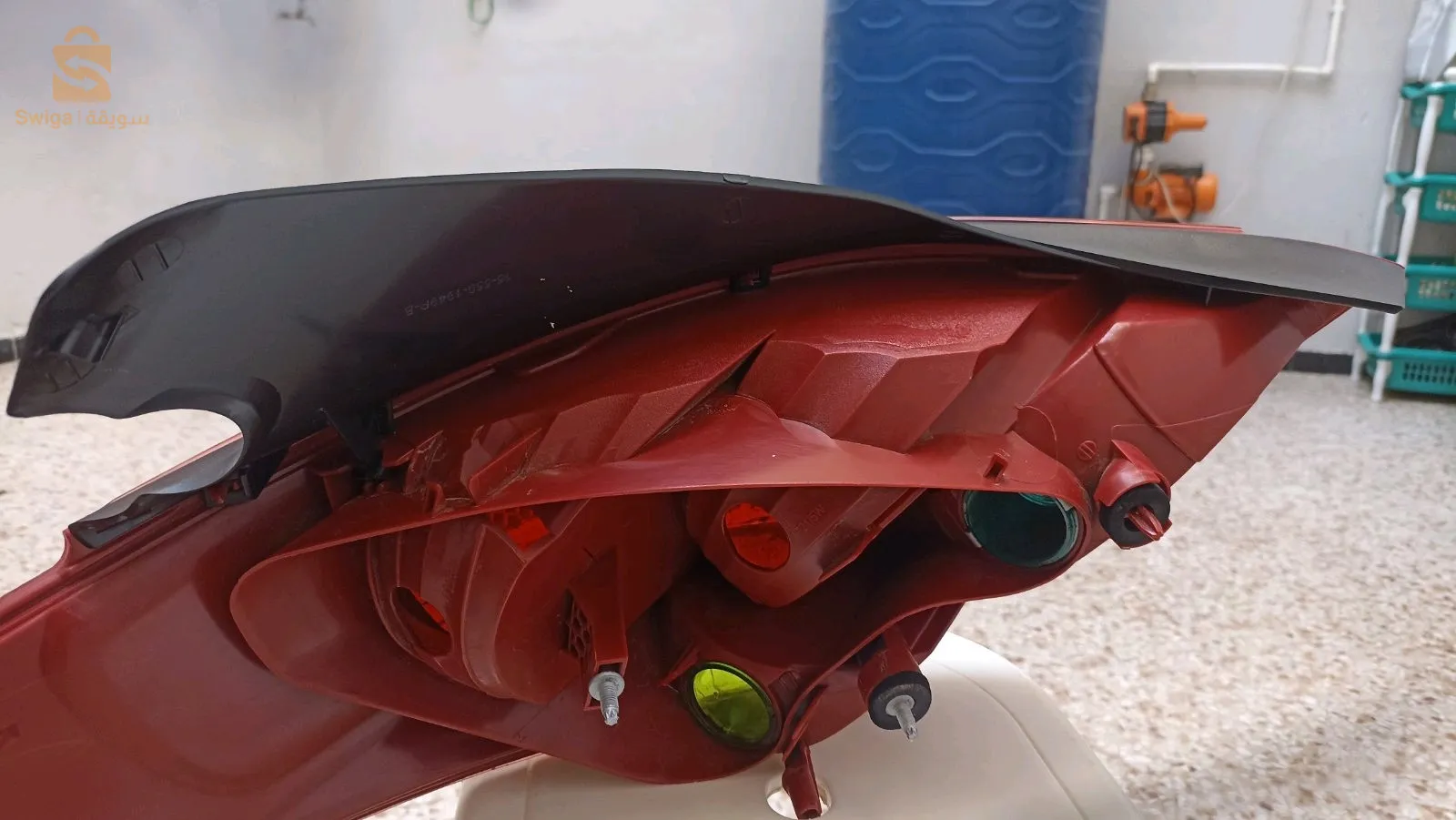 فار تاع سيارة 308t7 يمشي نورمال 
فيه كسر كيما في تصويرة  
لي مهتهم يعيط 0776127941