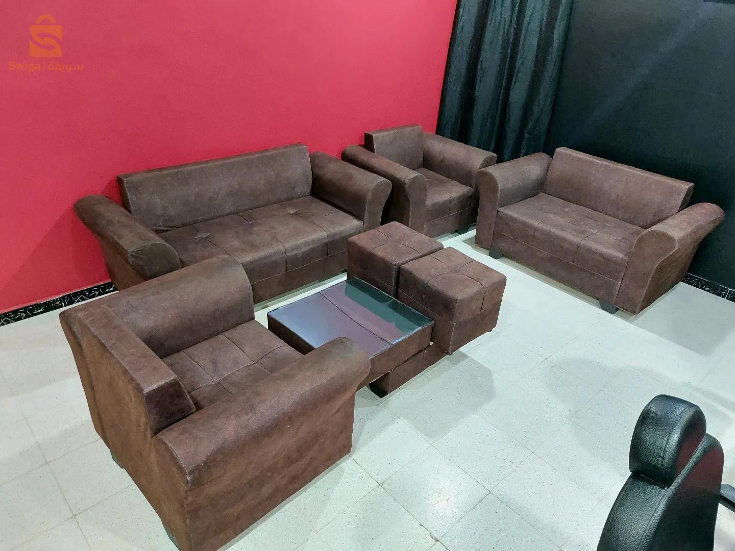 salon 7 place + deux chaises +table