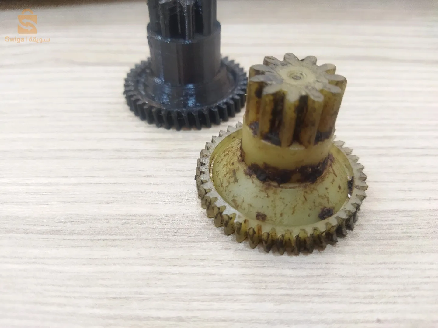 سلام عليكم 
 نخدمو قطع بلاستيك حسب الطلب كميه من 10 فما فوق او حبة حسب الطلب ارسلنا صورة la pièce لي راك حاب نخدمولك منها ، جيبلنا مودال تاعك للمركز
 : 0553610146 
: 023944992
0557620453