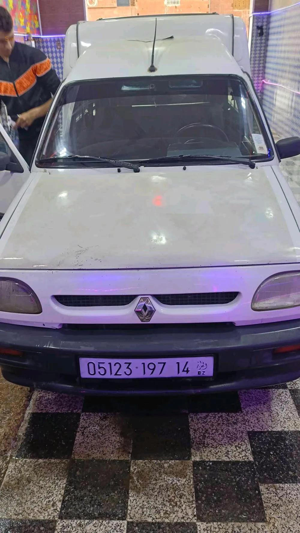 سيارة 10/10 كلشي جديد لا بنتورا لا رشاوا