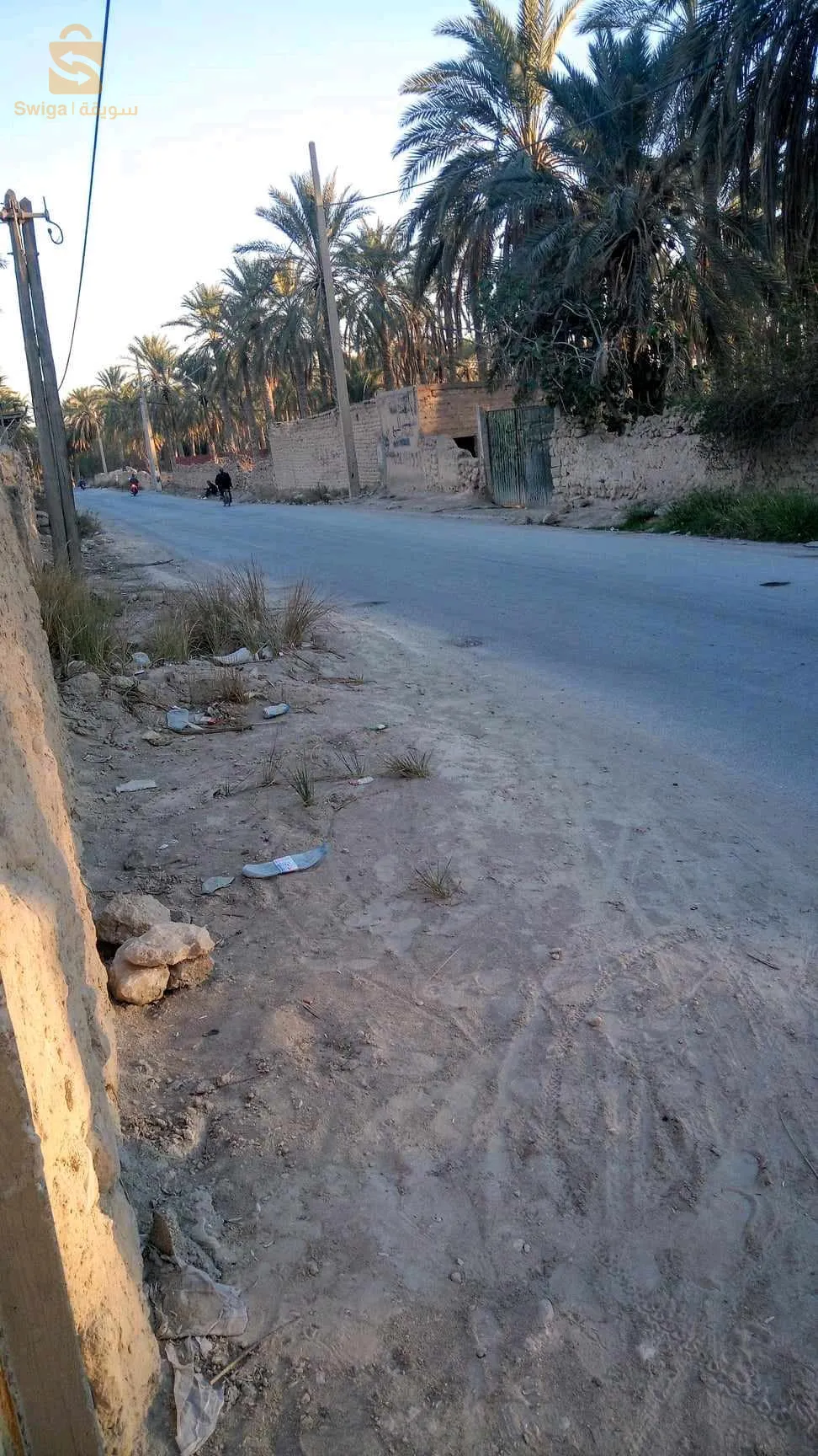 جنان  2200 متر زائد منزل 200 متر ماء غاز كهرباء و الصرف الصحي 15 نخلة دقلة نور +4مشدقلة +ذكار  عقد ملكية +دفتر العقاري