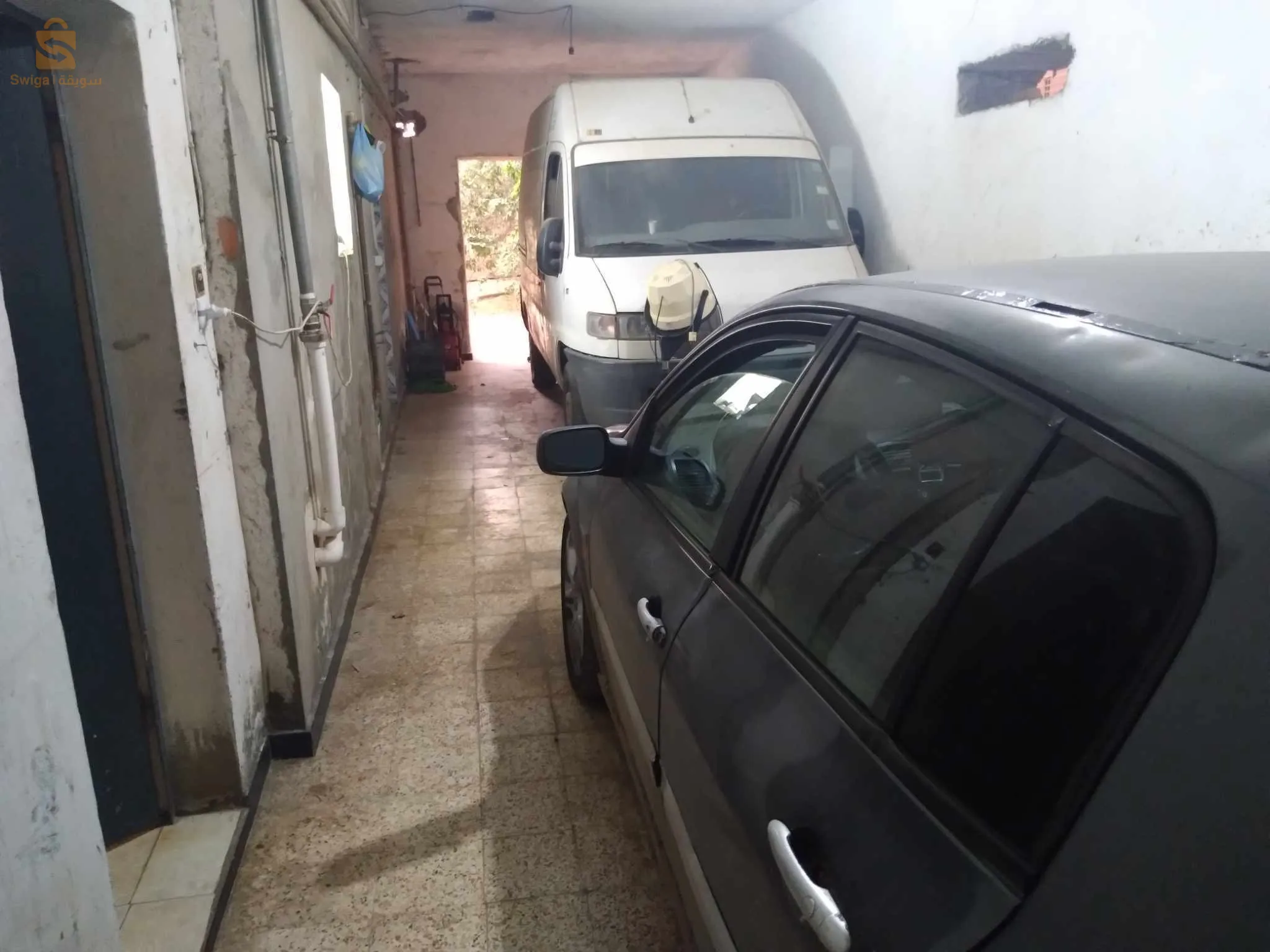 بيت مع حمام للبيع