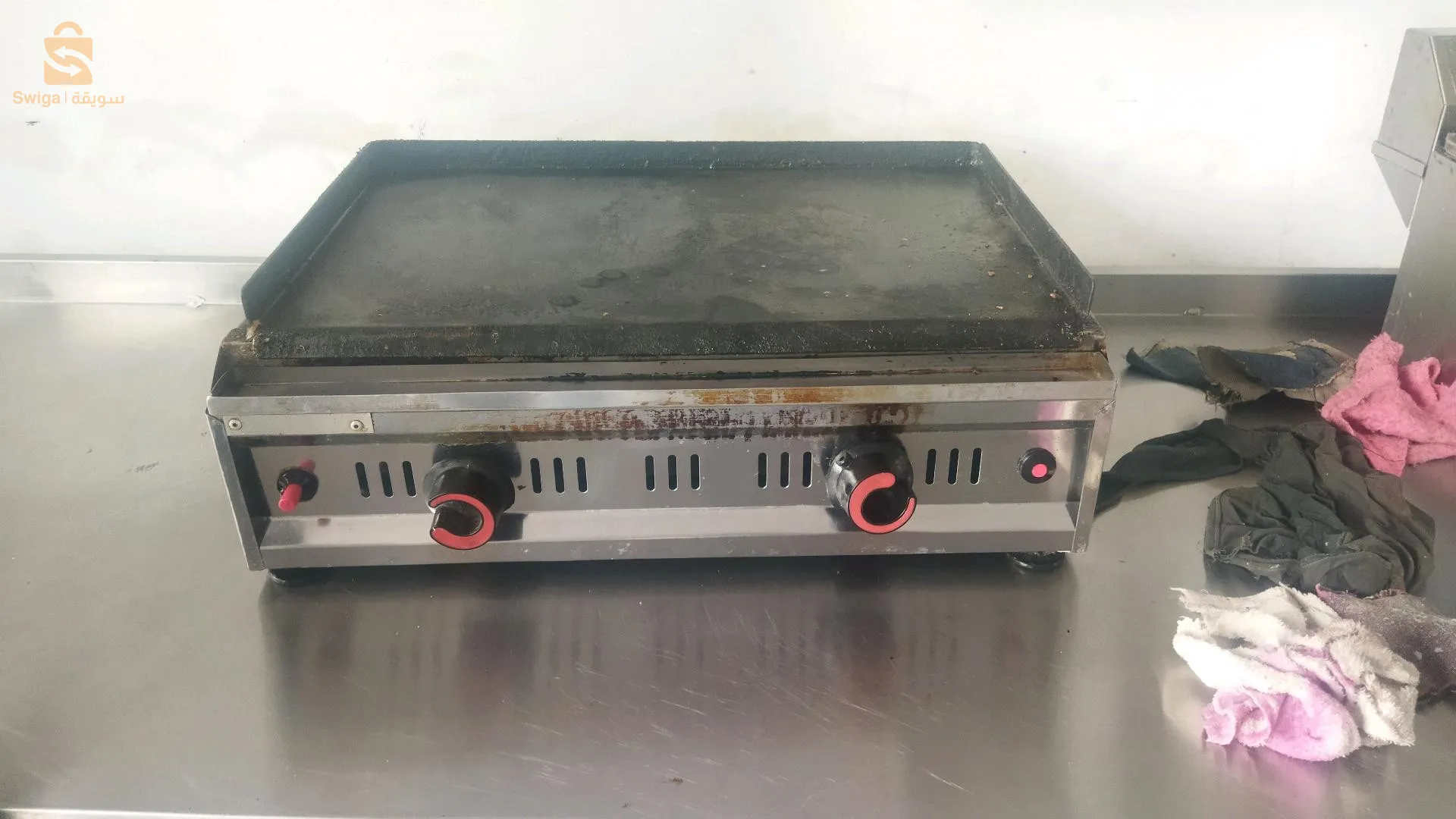 متريال تاع خدمة مشينة جاج تهز 40جاجة طيب فور بريزونطوار بيه بلاكاس وزوج طوابل معاهم كراسة بلاك شوفو