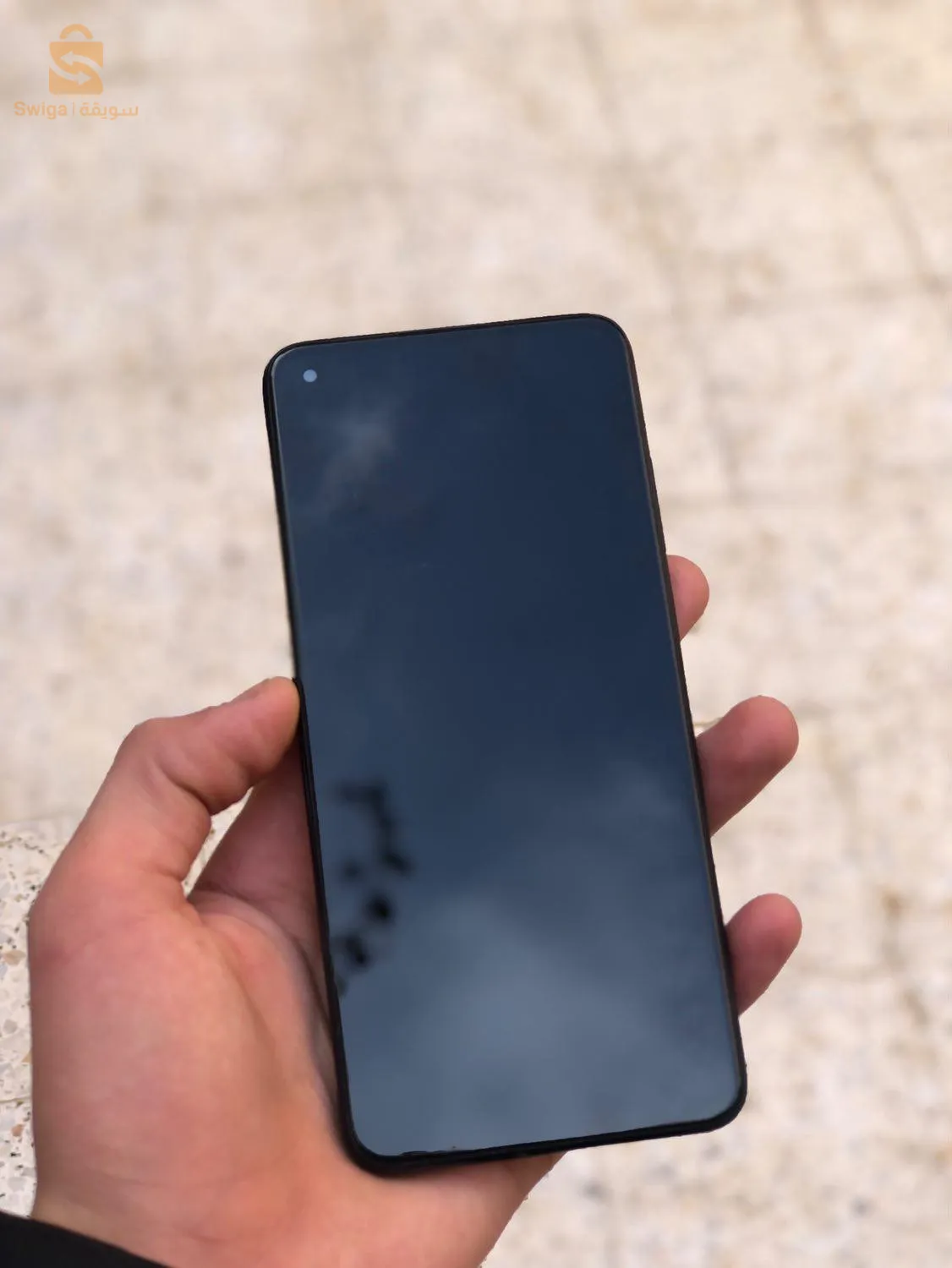 هاتف للبيع بالعلبة للمشتري