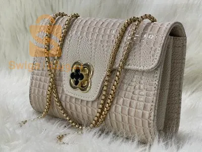 حقائب رائعة صينية نسخة من اصلي وبسعر رائع