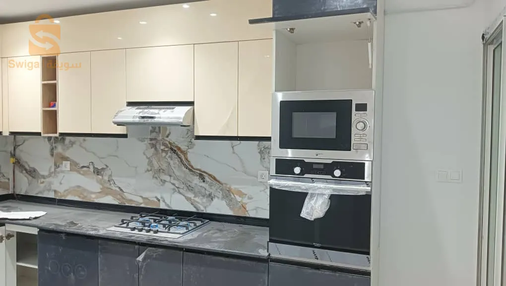 a vendre F4 1er étage 120m