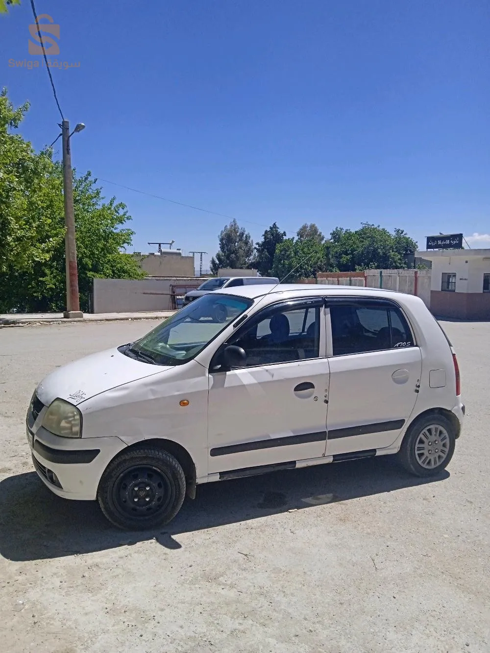 فيها لمناجل وللال امامي