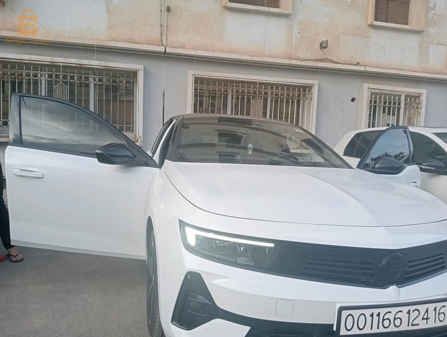 بيع وتركيب زجاج السيارات