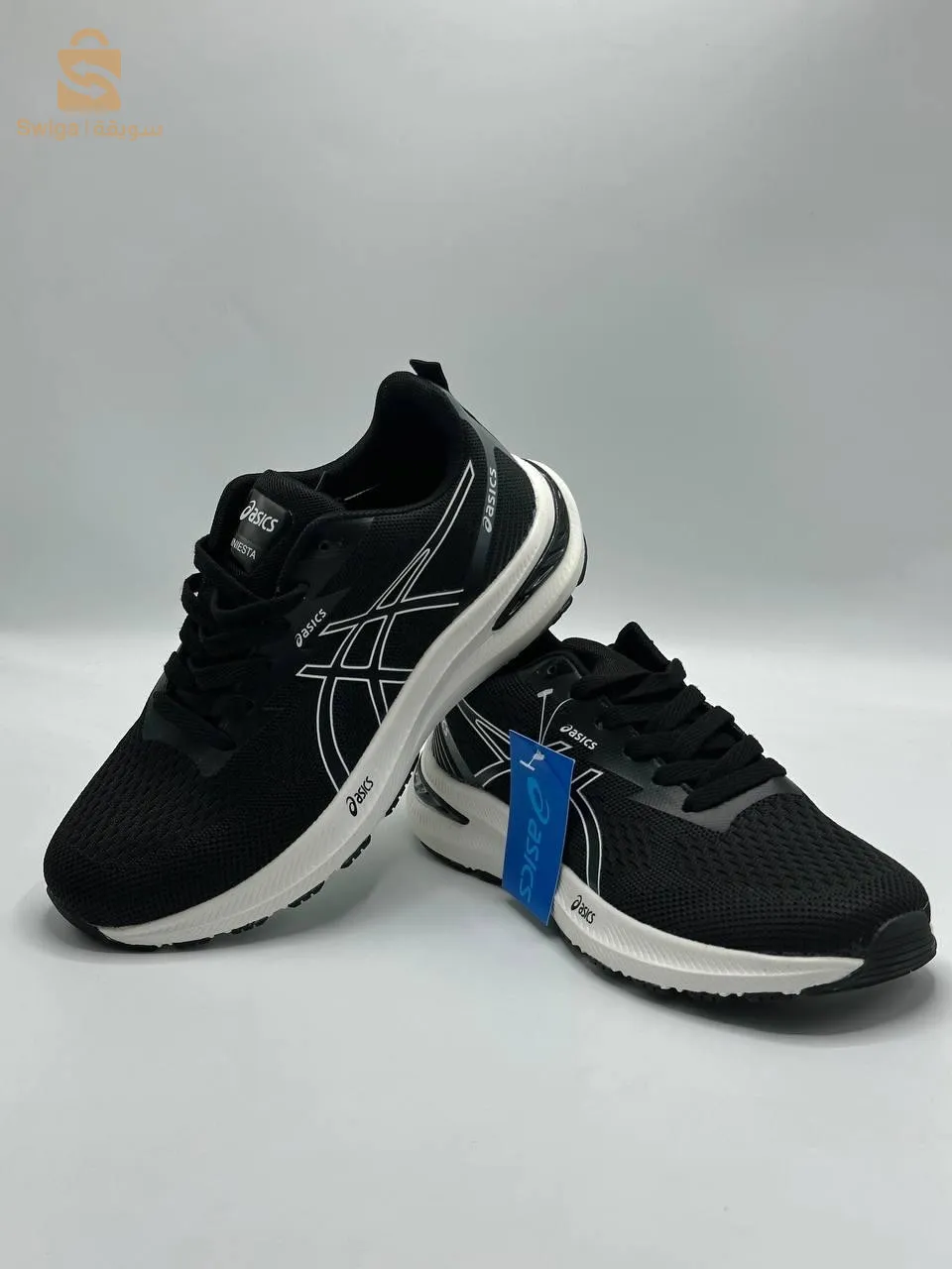 حذاء رياضي asics