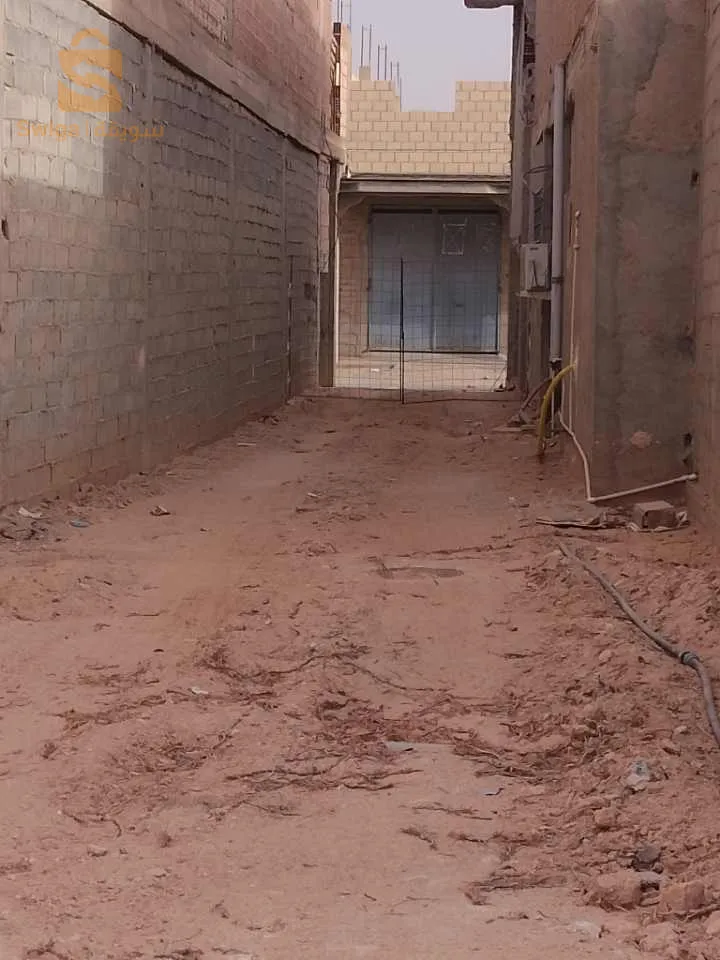 قطعة ارض محوطة من 3جوانب