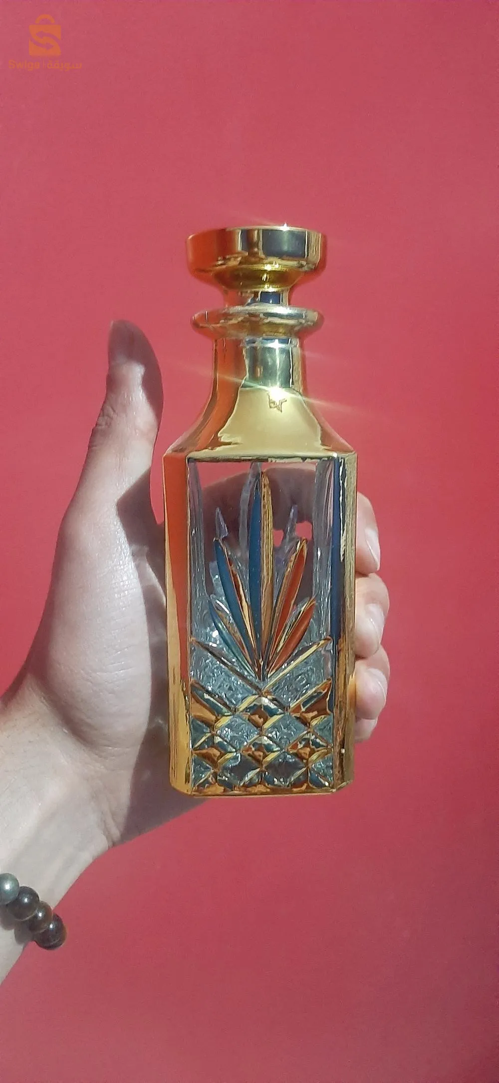 زجاج عرض عطور