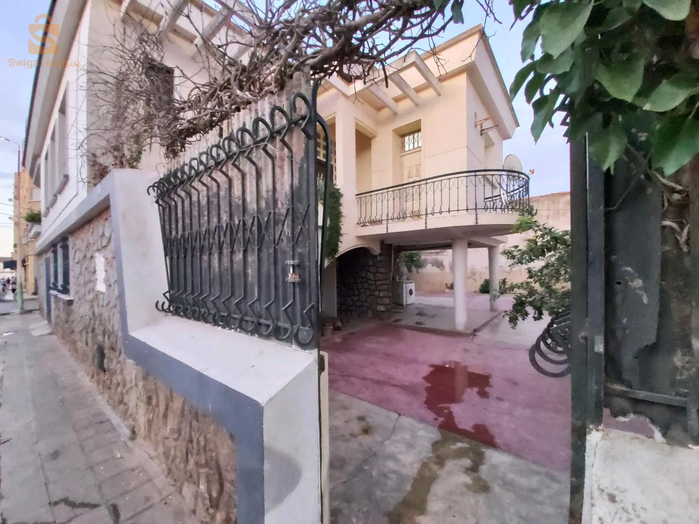 Une très belle villa coloniale - Au centre de la daira de Maleh, la wilaya d'Ain Temouchent.