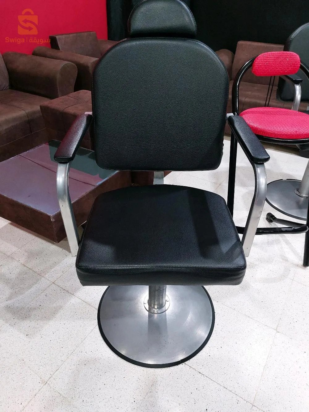 salon 7 place + deux chaises +table