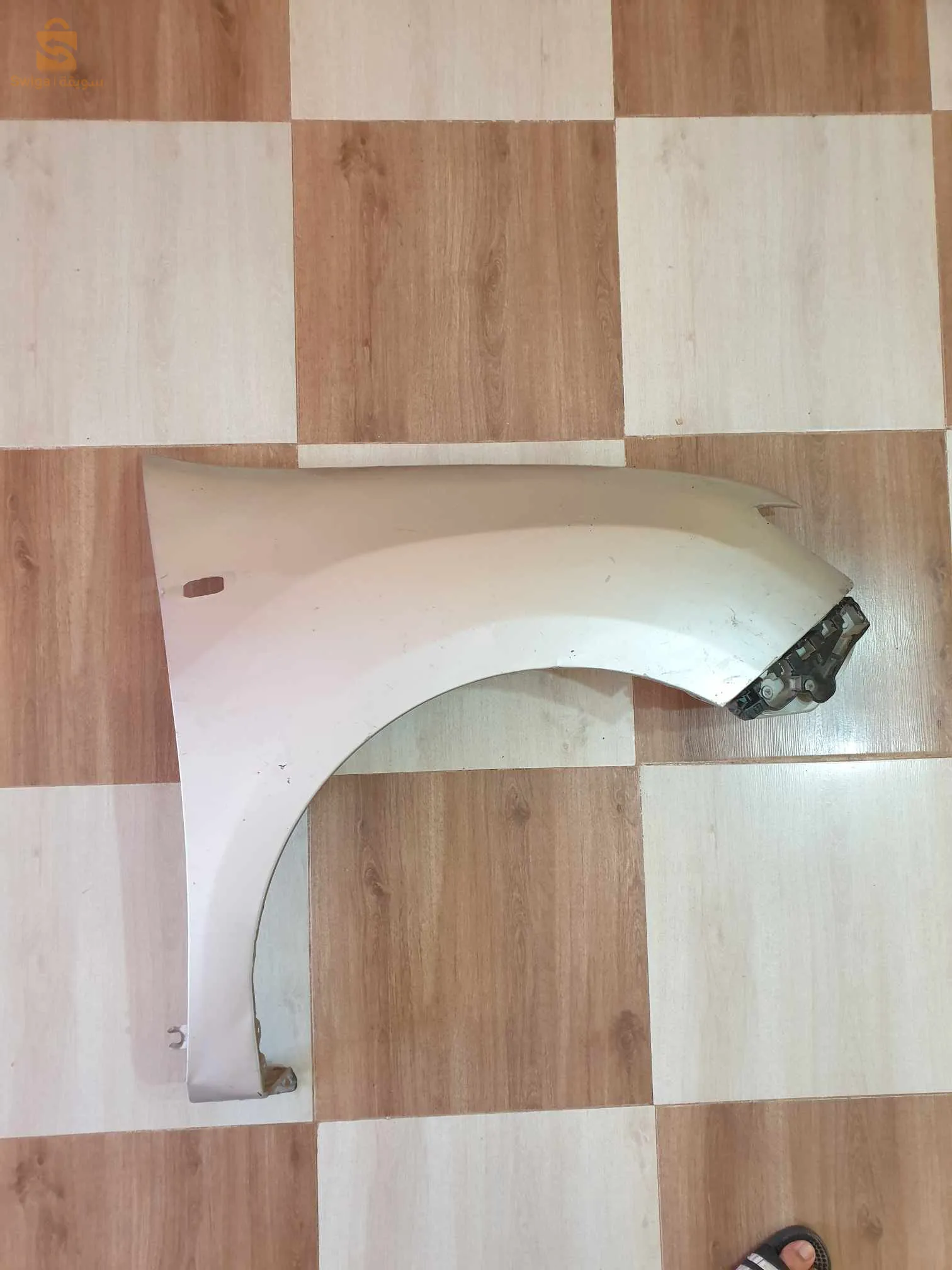 جناح الايمن لسيارة لوقان داسيا 16v